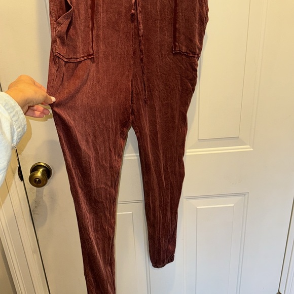 NWT CHASER Hairloom Acid wash Jumpsuit in Burgundy - Picture 3 of 10